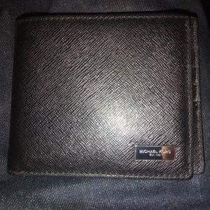 Michael Kors Wallet. Black